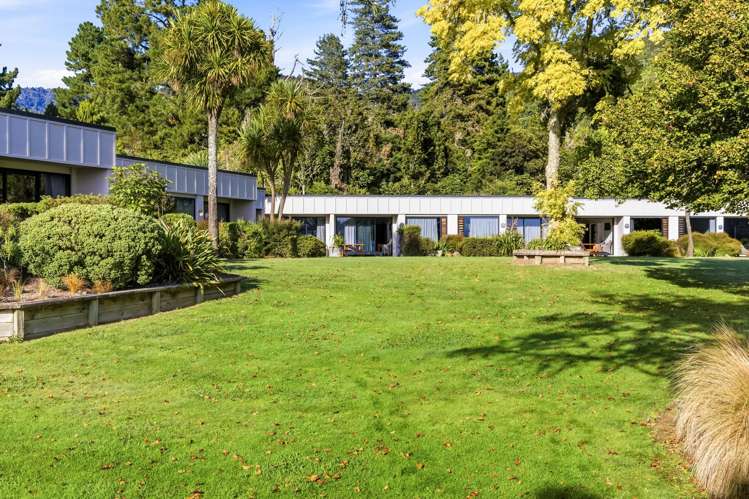 88 and 104 Waihi Road Tokaanu_13