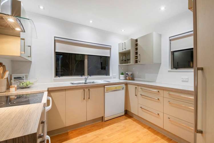 2/51 Eskdale Road Birkdale_10