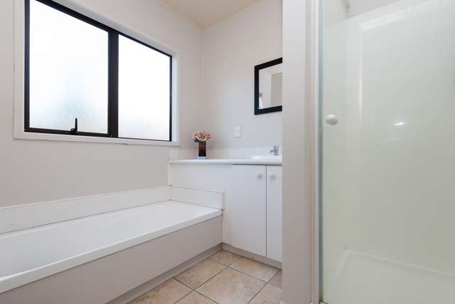 2/8 Beldon Place Pakuranga Heights_4