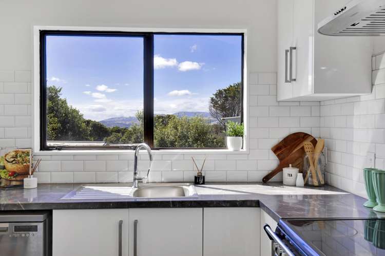 6 Moki Street Titahi Bay_8