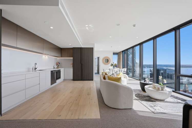 2801/10 Commerce Street City Centre_12