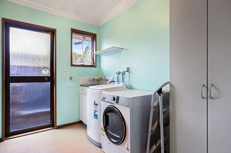 15 Yellowstone Crescent Burwood_8