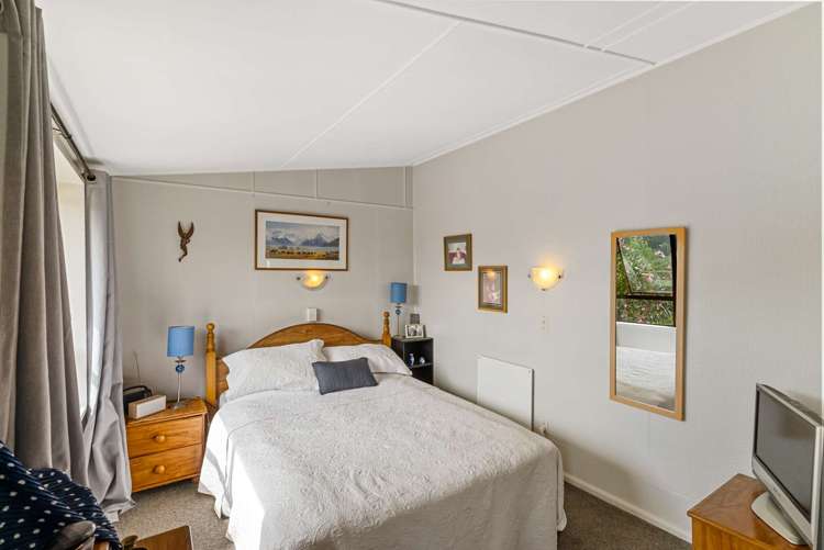 23 Holton Road Amberley_13