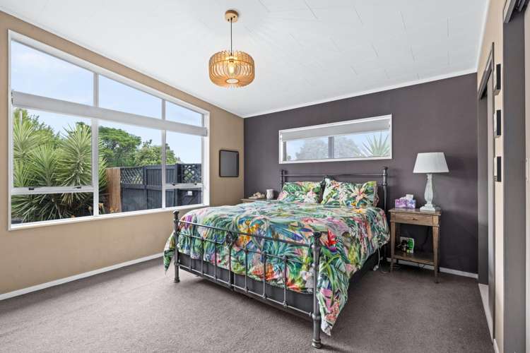 19 Atherfold Crescent Greenmeadows_12