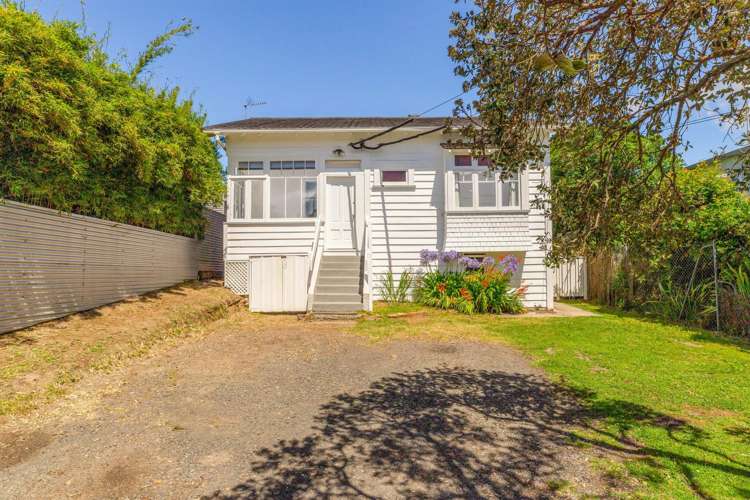 7 Edgars Road_0