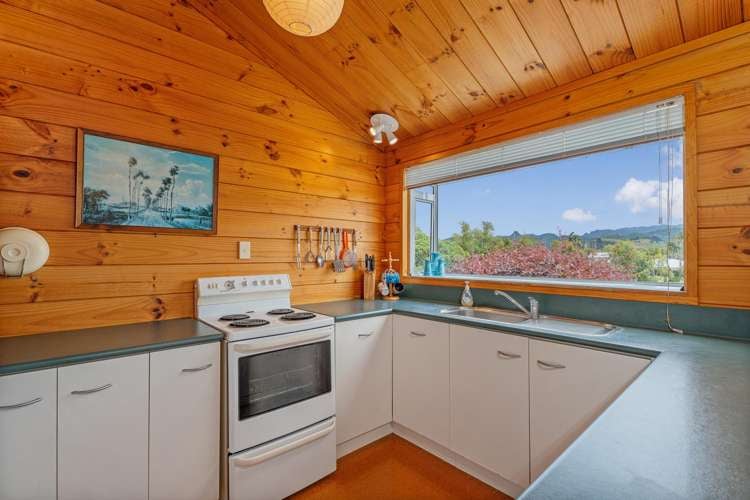 6 Lake Court Pauanui_10