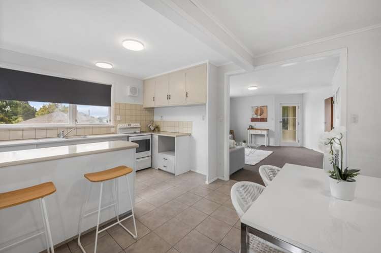 2 Alastair Avenue Owhata_6