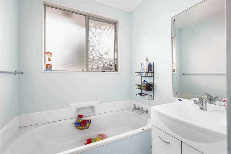 4 Elmwood Crescent Pukete_11