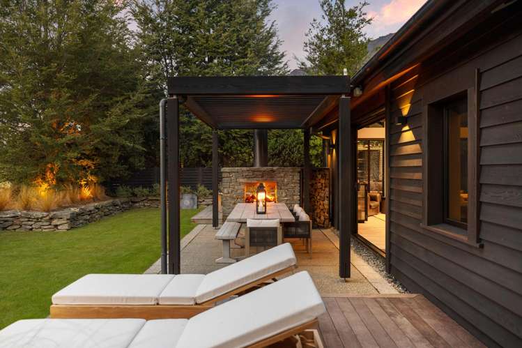 7 Reading Court Jacks Point_11