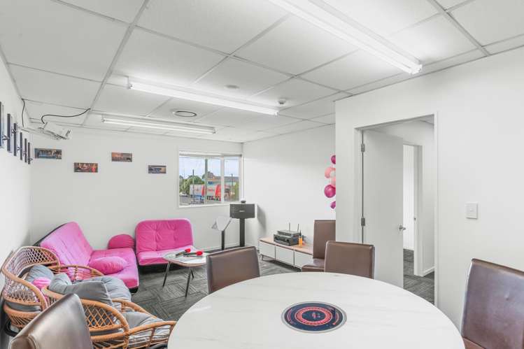 1/84 Hayton Road Wigram_14