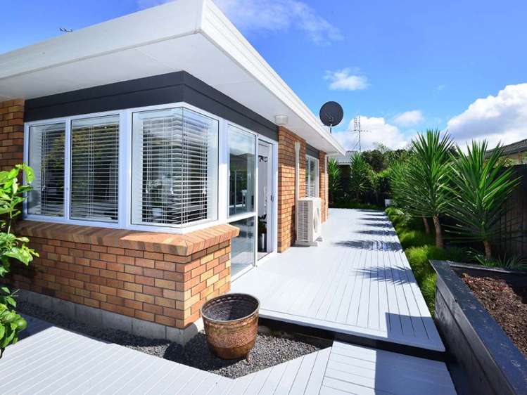 2/179 Centreway Road Orewa_4