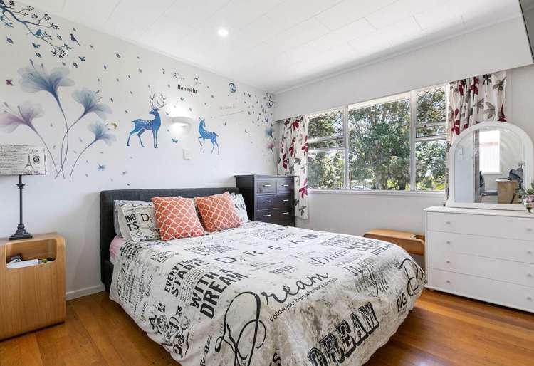 2/2 Chevis Place Pakuranga_5