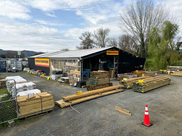 Affordable freehold industrial investment