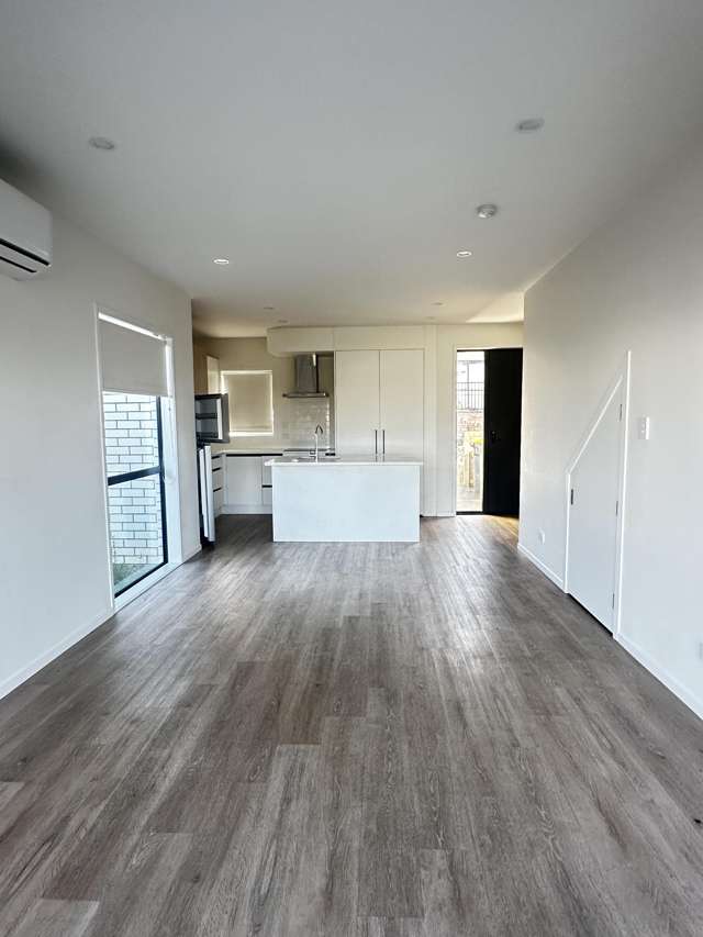 Stylish & Convenient Living in New Lynn!