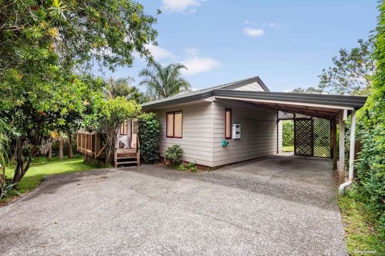 18 Triangle Road Massey_17