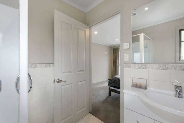 49 Dowse Drive Maungaraki_16