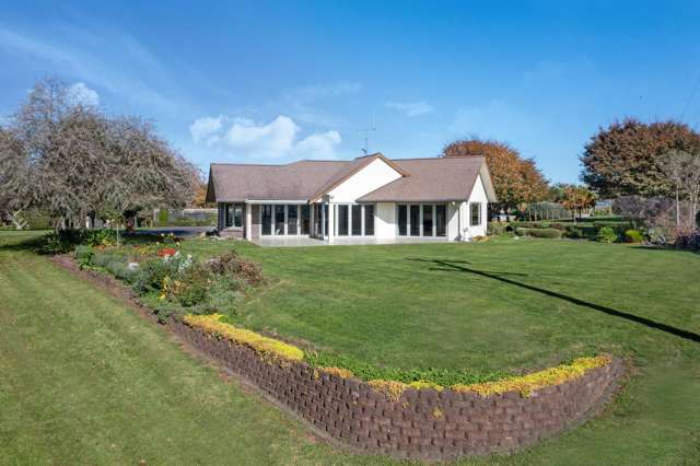 Stunning Views and Spacious Living in Te Awamutu!