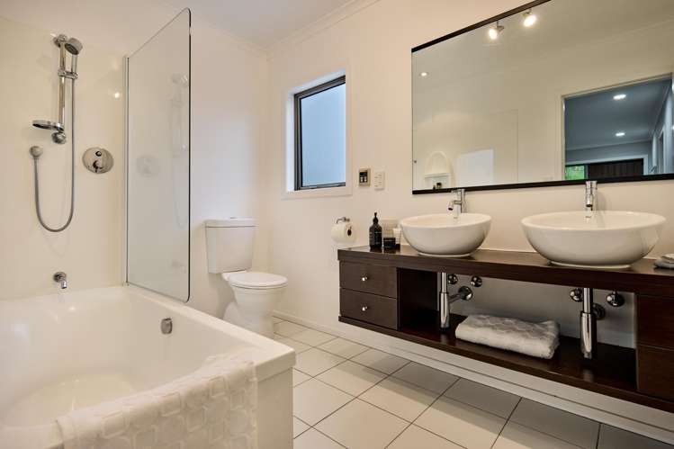 19 Court Road Tawa_17