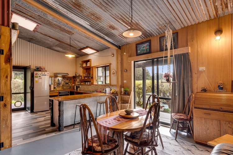 102 Boons Valley Road Waikawa Picton_11