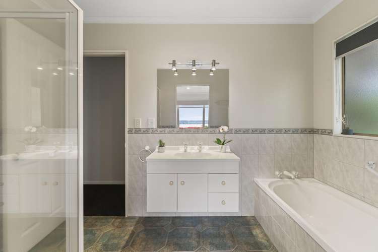 19 Te Urunga Place Acacia Bay_28