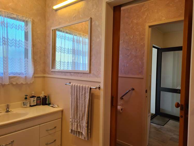 629 Mountain Road Maungaturoto_17