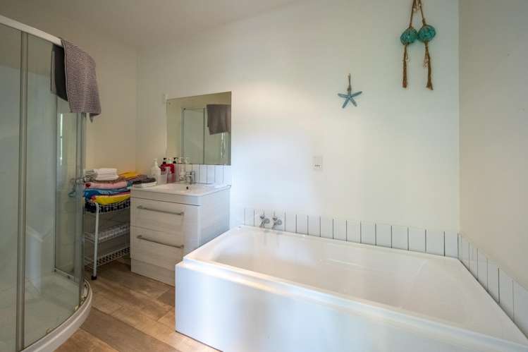 79 Tikao Bay Road Wainui_25