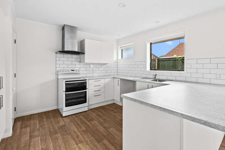 1/6 Annette Avenue Te Atatu South_5