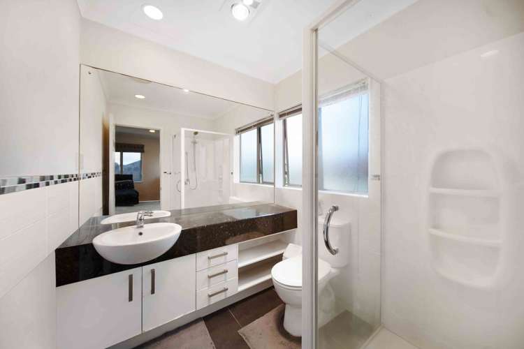 9 Seresin Crescent Flat Bush_14