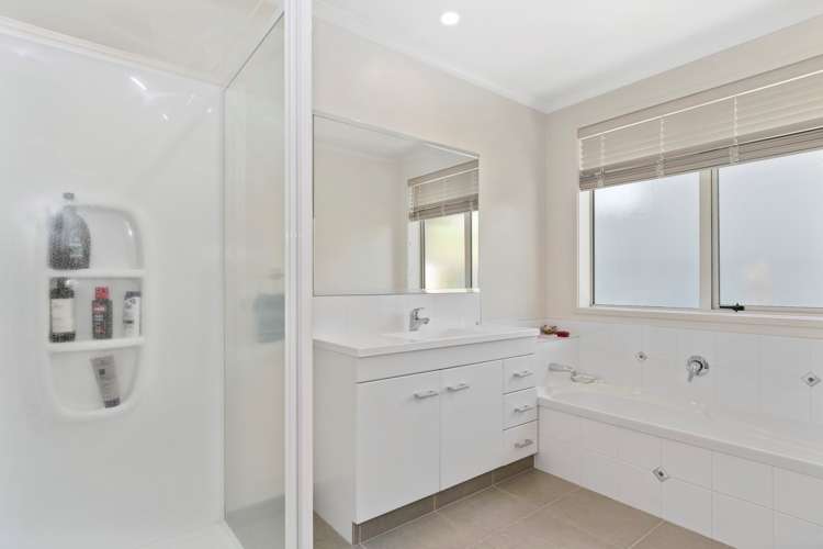 1 Carex Close Pyes Pa_14