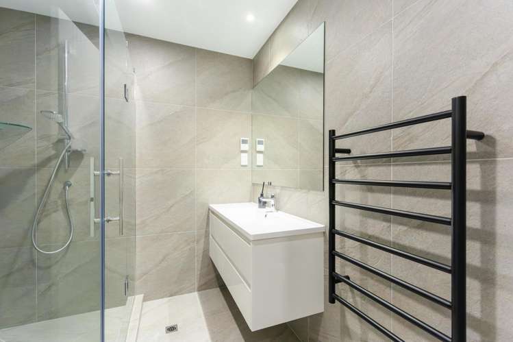 16 Moki Place Long Bay_16
