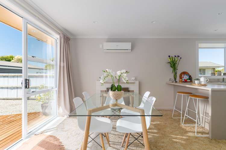 6 Charles Upham Avenue Hillmorton_2