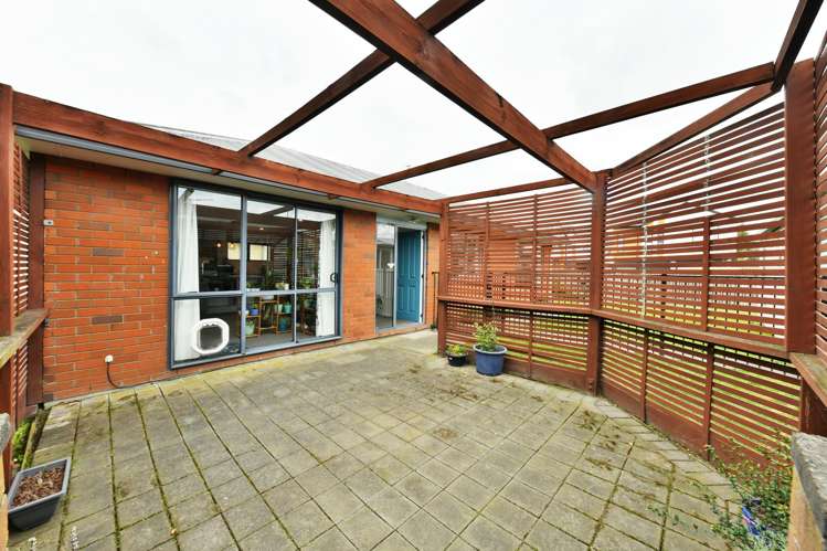 2/11 Short Street Waltham_13