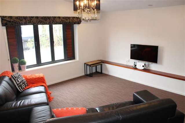 1135 Tutanekai Street 11068_2