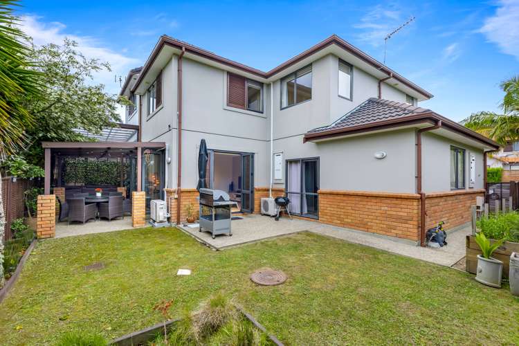 19 Greenbough Lane Greenhithe_14