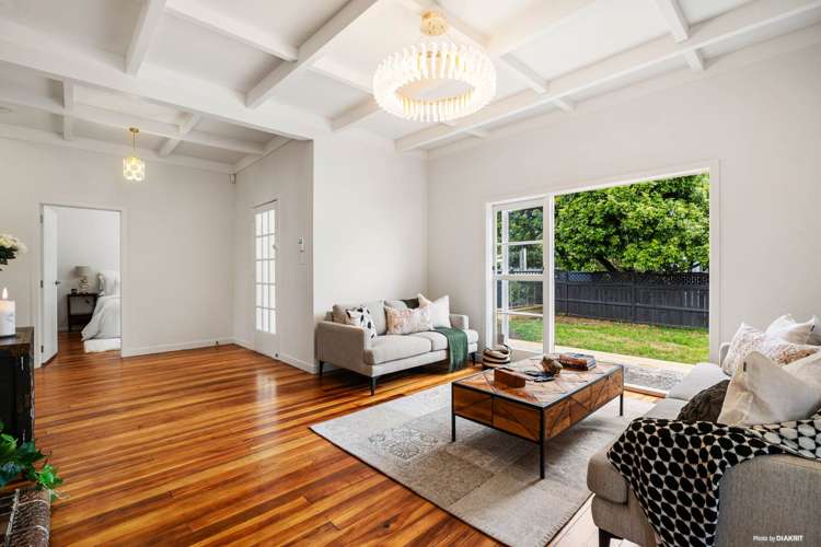 13 Preston Avenue Mt Albert_5