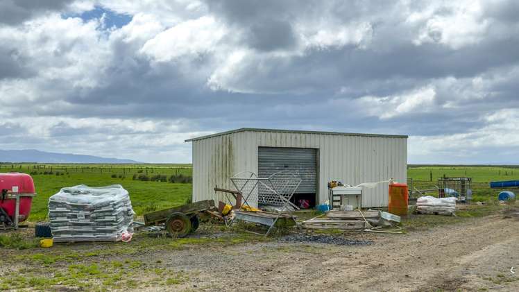 156 Front Miranda Road Waitakaruru_14