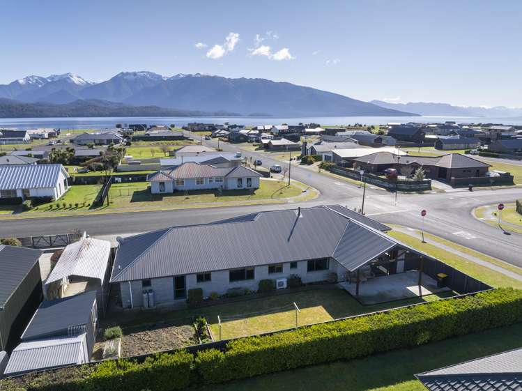 122 Dusky Street Te Anau_33