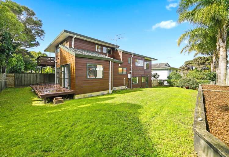 11 Highwood Grove Torbay_19