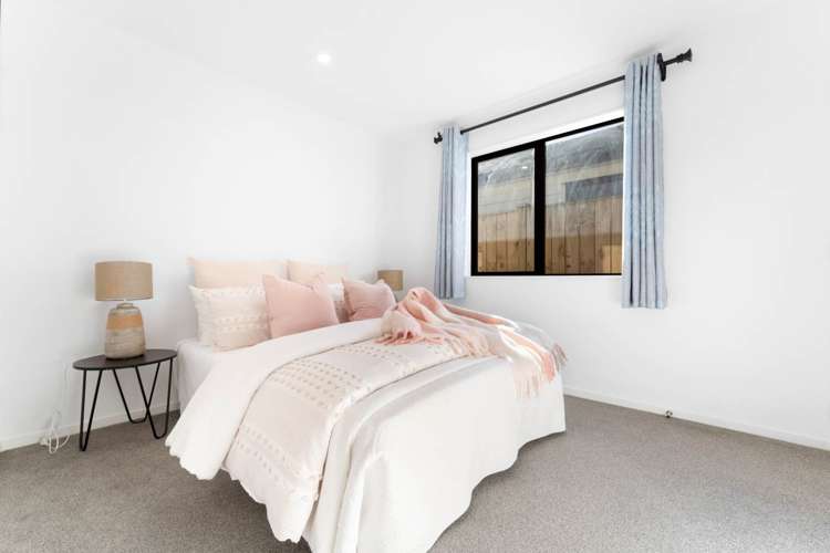 17 Kahui Parade Karaka_13