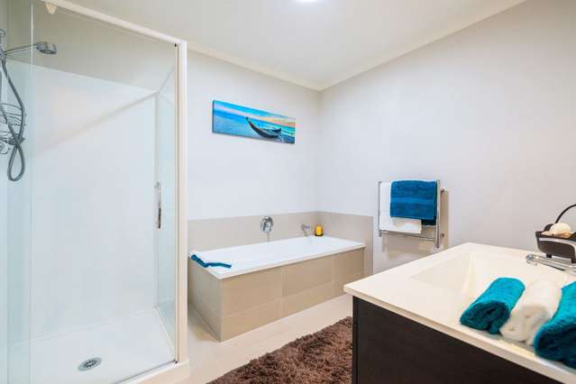 6 Rahotu Way Bayview_2