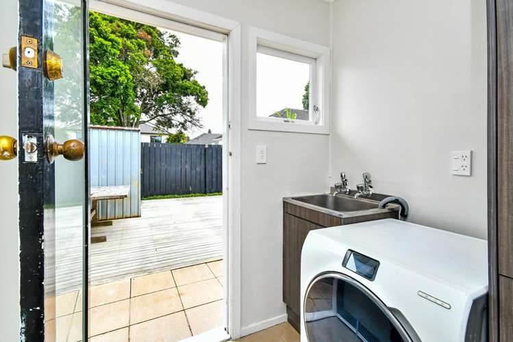 2/49 Russell Road Manurewa_8
