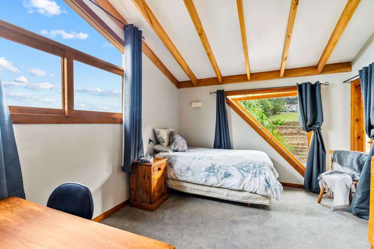 155 Riverside Drive Parahaki_11