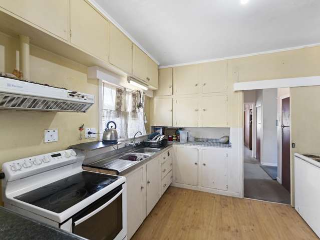 9 Craigbank Avenue New Lynn_4