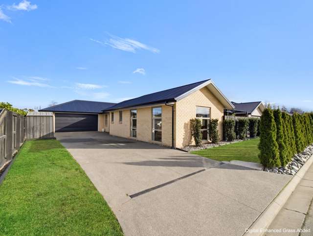Triple Garage, Great Parking, Easy Living