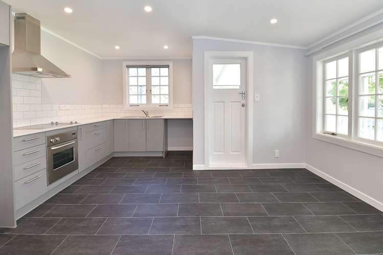 1 Mary Keane Lane Parakai_6