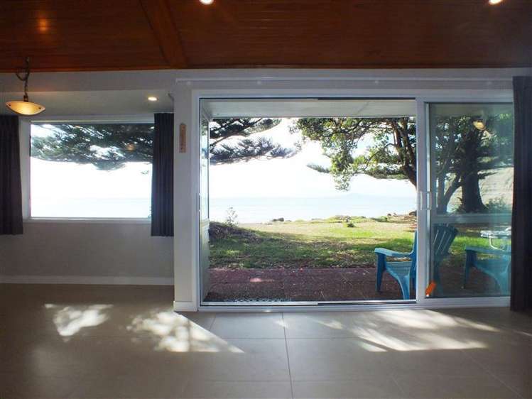 11/4 Arkles Strand Arkles Bay_2