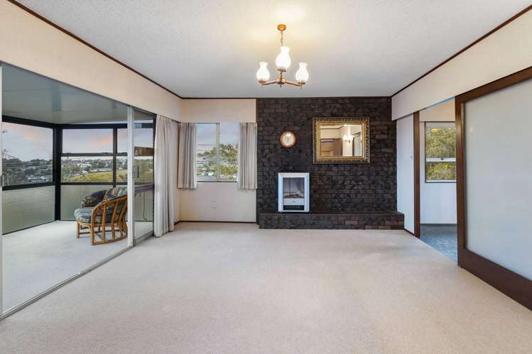 32 Triangle Road Massey_1