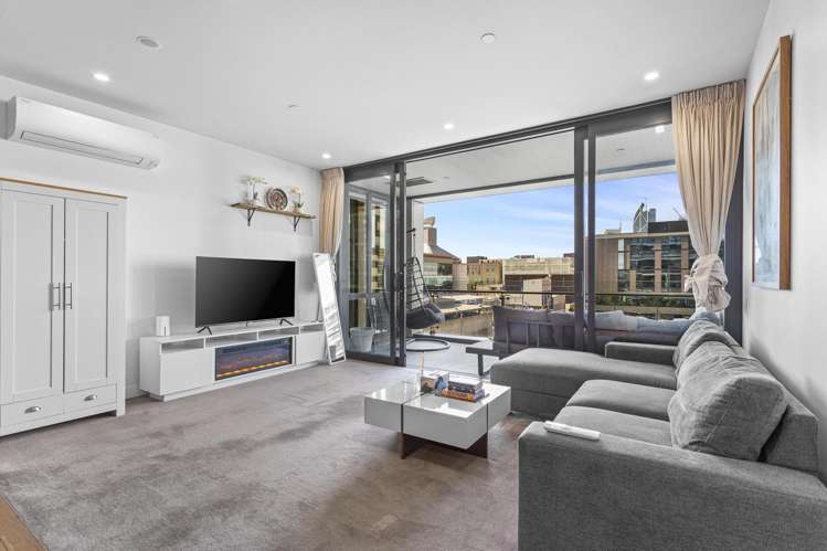 404/70 Daldy Street_4