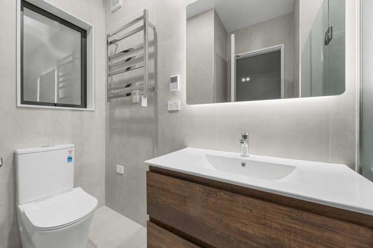 6 Furlough Road Opaheke_23