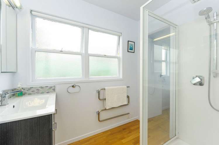 12 De Val Drive Titirangi_10